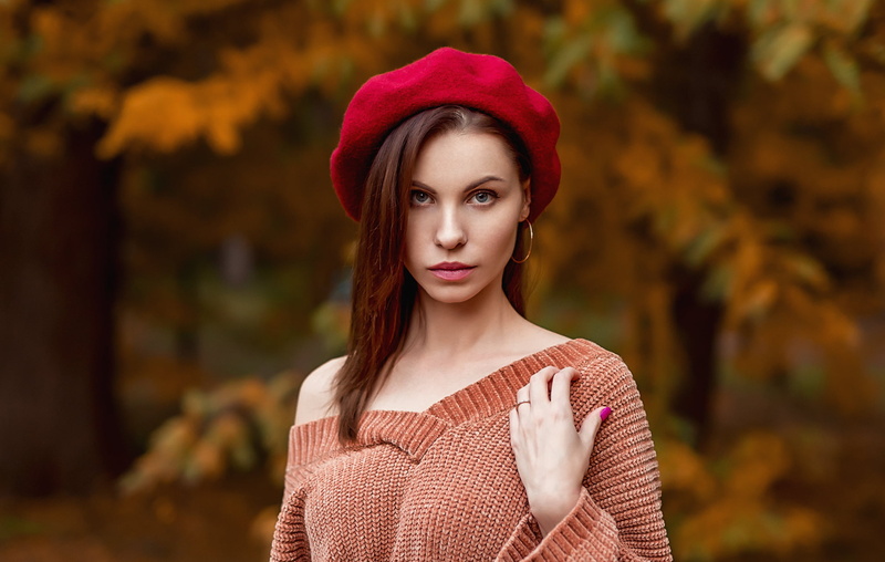 painted nails, portrait, fall, outdoors, 1080P, model, bare shoulders, depth of field, looking at viewer, women, Georgy Dyakov, women with hats, hoop earrings