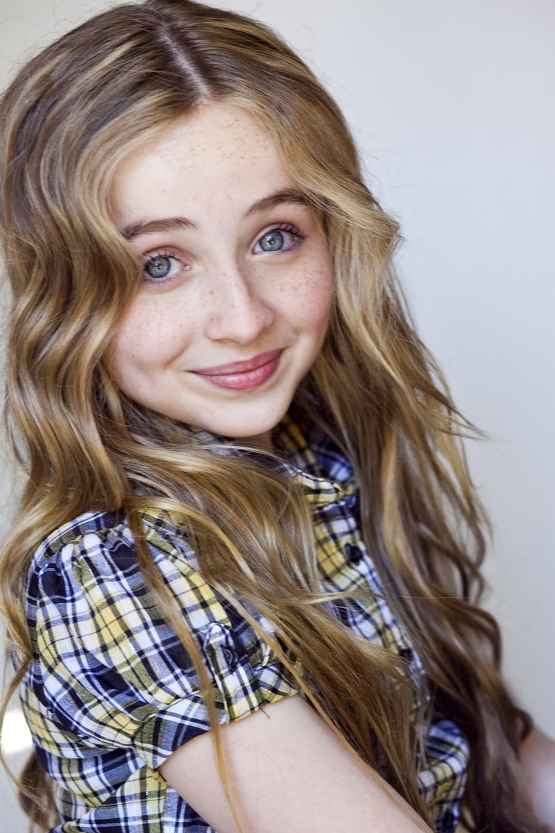 one person, headshot, wavy hair, beauty, adult, portrait, Sabrina Carpenter, emotion, happiness, hair, young adult, looking at camera, studio shot, 720P