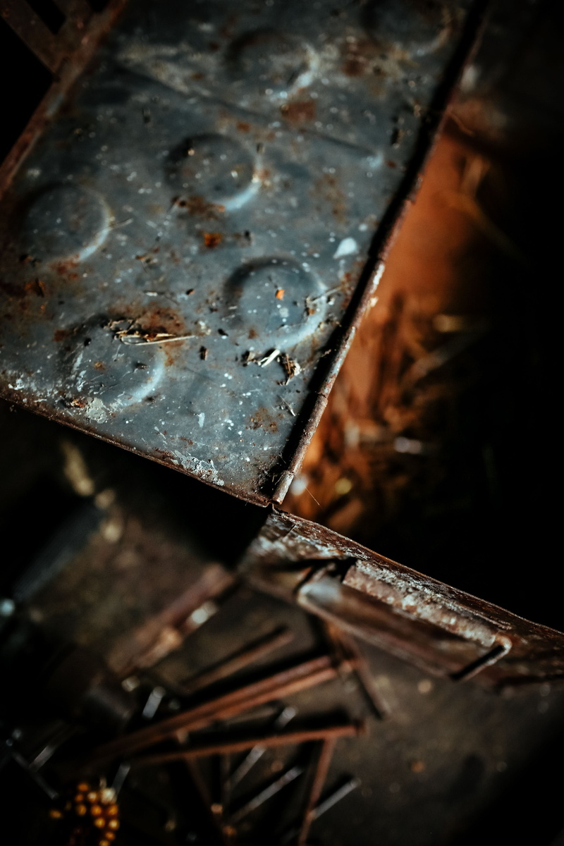 selective focus, box, destruction, wooden, metal, day, nature, decline, Old, damaged, run-down, close-up, high angle view, obsolete, bolts, ruined, 4K