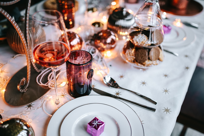 plate, refreshment, kitchen utensil, party - Social Event, glamour, alcohol, xmas, freshness, holiday, dinner, close-up, restaurant, no People, glass, indoors