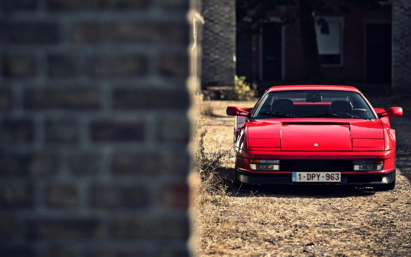 focus on foreground, transportation, 720P, vehicle, city, motor vehicle, outdoors, red, car, road, no people, toy, built structure, toy car, red cars