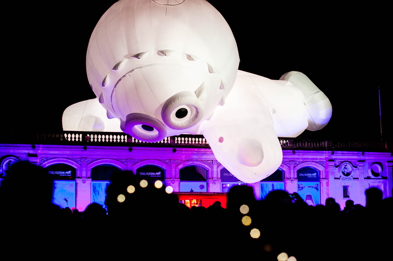 lyon, architecture, light, anooki, white, light festival, crowd, tourism, lighting equipment, nightlife, 4K, group of people, real people, adult, illuminated