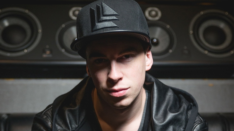 full, young adult, headshot, s, industry, men, hip hop, front view, occupation, cap, helmet, technology, adult, one person, DJ, portrait, Robbert van de Corput