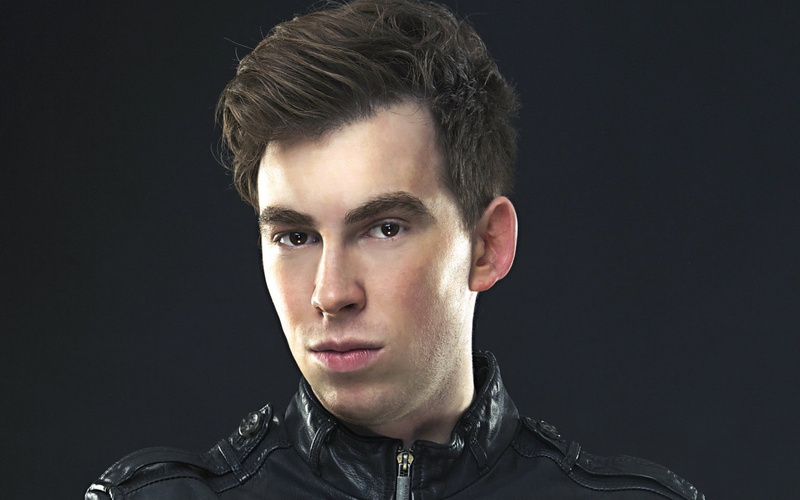 hairstyle, black background, music, face, human face, confidence, men, DJ, Hardwell, cut out, young adult, 2K, looking at camera, Robbert van de Corput