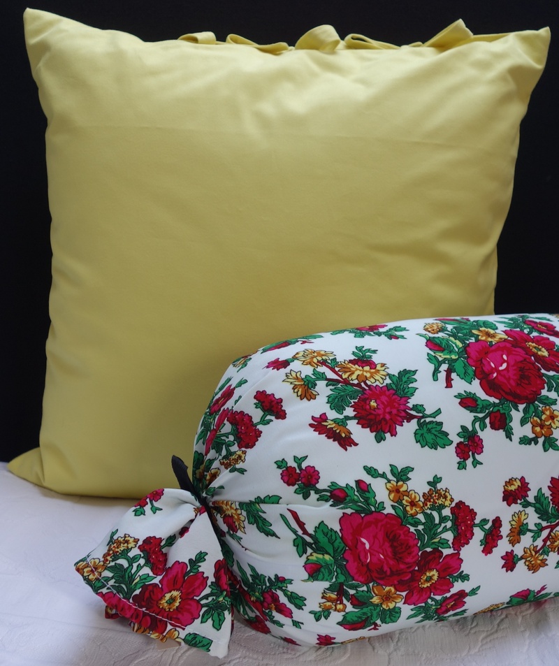 cushion, furniture, midsection, floral pattern, comfortable, pillows, one person, lifestyles, flax, home Decorating, food and drink, women, no People, frill