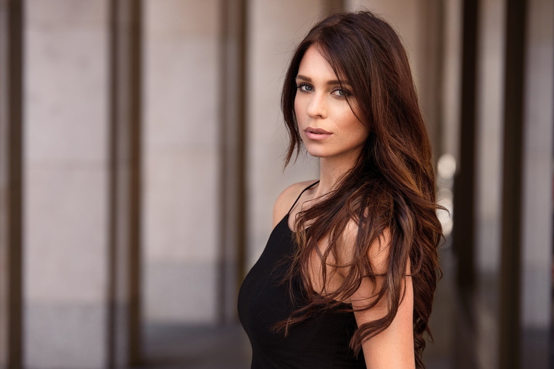 adult, beautiful people, body part, one person, looking at camera, long hair, depth of field, model, portrait, outdoors, fashion, beautiful woman, young adult