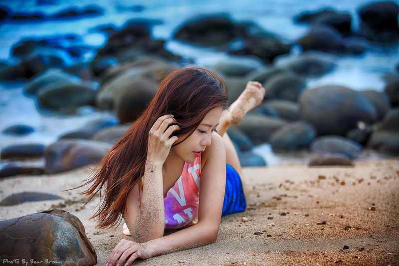 sand covered, childhood, one person, Asian, looking away, 1080P, nature, beach, land, teenager, innocence, long hair, child, hand, contemplation, women on beach