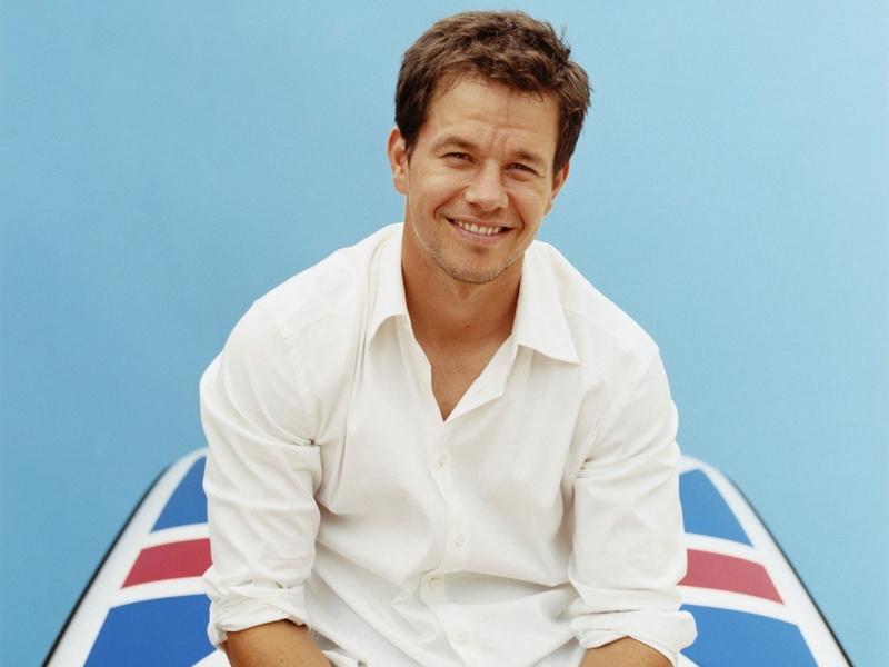 casual Clothing, 720P, caucasian Ethnicity, mark, waist Up, fashion Model, smile, one Person, wahlberg, lifestyles, people, studio Shot, males, standing
