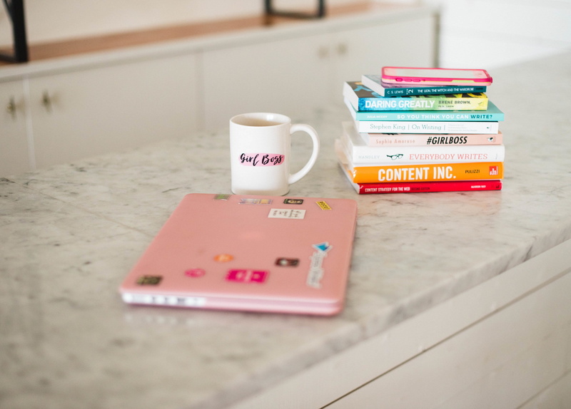 working, paper, mug, planning, disposable cup, 2K, office, blog, non-alcoholic beverage, day, close-up, paperwork, indoors, pen, business, table, household equipment