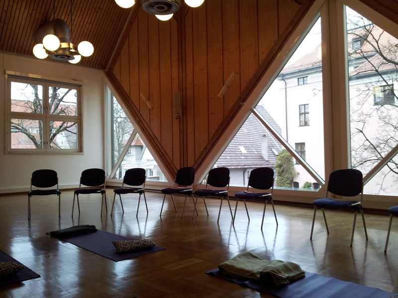 architecture, luxury, no people, seminar room, ceiling, table, lighting equipment, yoga room, built structure, window, hanging, electric lamp, hardwood floor