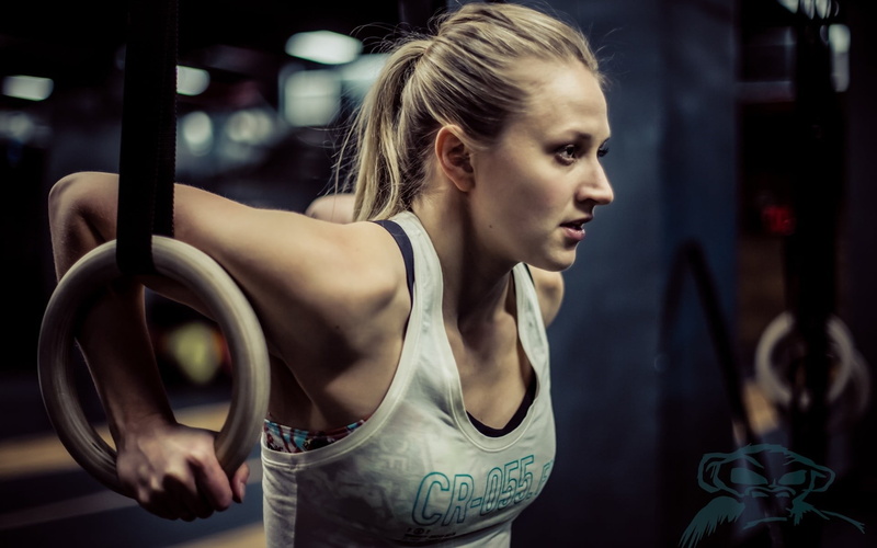 looking, sport, exercising, focus on foreground, young adult, sport , hairstyle, lifestyles, sports clothing, model, blond hair, hair, beauty, women, looking away
