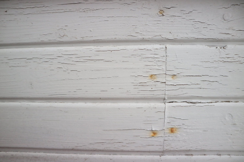 peeling off, outdoors, architecture, house, pattern, finland, safety, white color, maaseutu, summerhouse, full frame, building exterior, remontti, maali