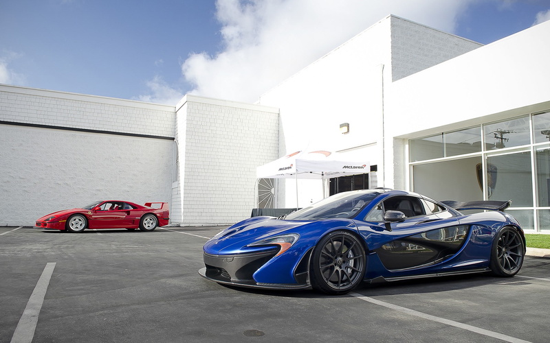 transportation, Ferrari F40, garage, sky, built structure, cloud - sky, land vehicle, Ferrari, mode of transportation, 1080P, modern, McLaren P1, building exterior