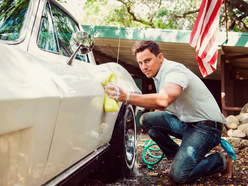 car washing, mode of transportation, leisure activity, motor vehicle, car, caucasian Ethnicity, 1080P, repairing, indoors, shirt, day, photoshoot, working