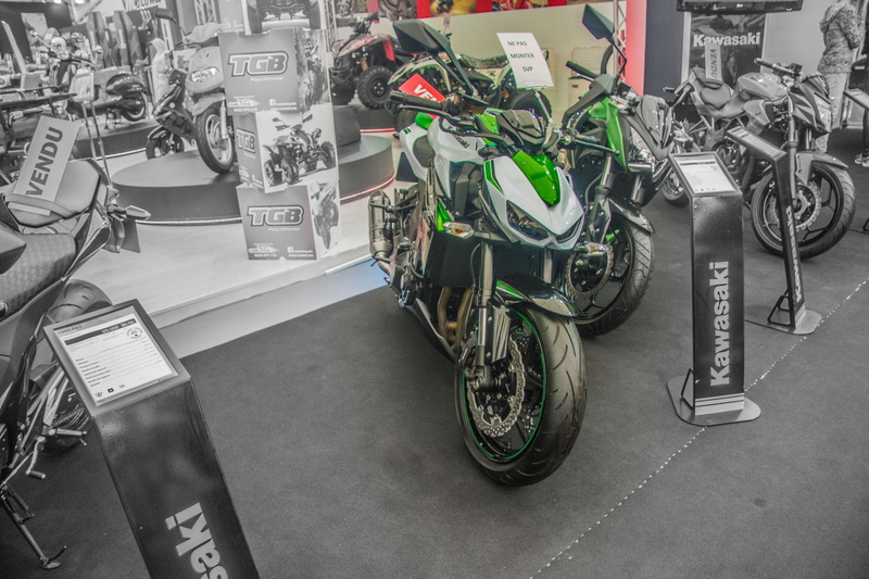 4K, business, in a row, parking, wheel, mode of transportation, bicycle, z1000, city, high angle view, large group of objects, motorcycle, outdoors, kawasaki z1000