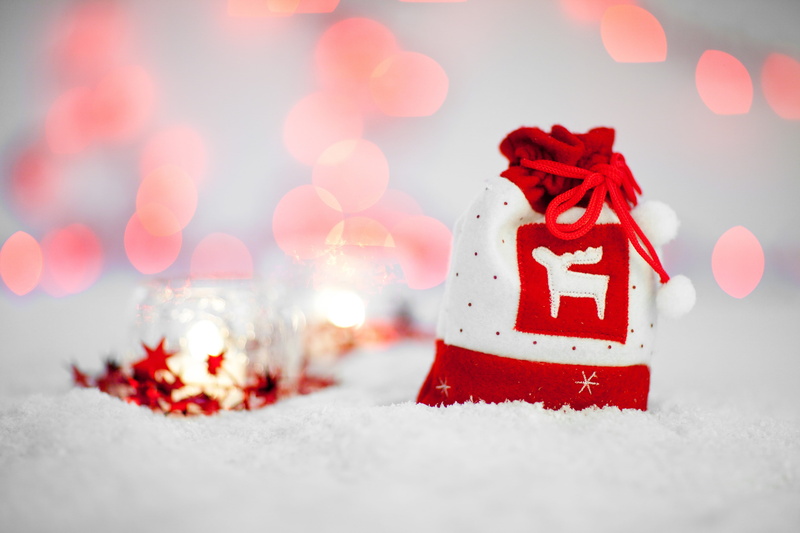 christmas ornament, photography, white, ice, xmas, concept, red, snowflake, nature, selective focus, cold temperature, decorative, snowing, holiday - event