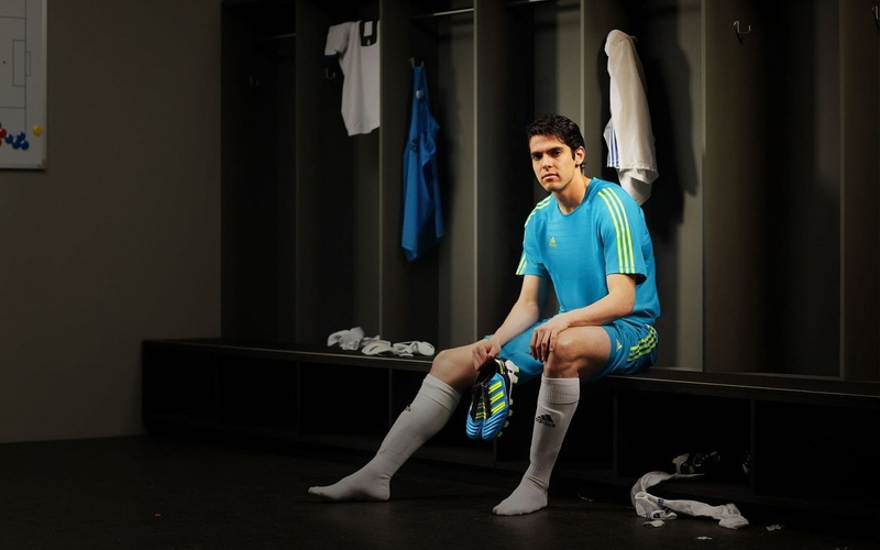 Real madrid, sports clothing, indoors, Ricardo kaka, sport, bench, arms raised, front view, clothing, seat, smiling, emotion, Soccer, Football, young adult