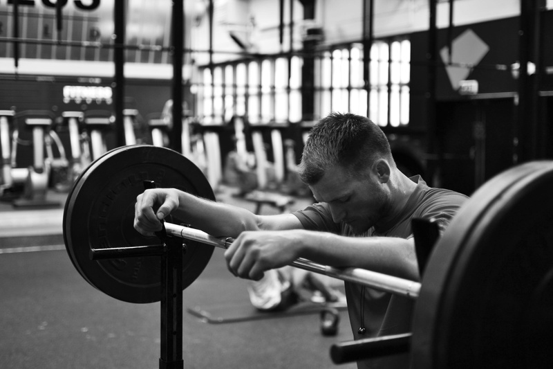 4K, sports training, lifestyles, standing, determination, inside, barbell, exercising, healthy lifestyle, body conscious, exercise equipment, scale, real people