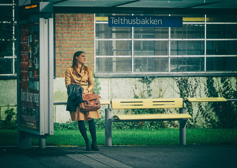 standing, 2K, women, young adult, people, woman, full length, teenager, communication, casual clothing, seat, two people, text, bench, lifestyles, real people