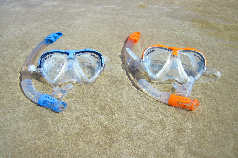 mask, face Guard - Sport, scuba Mask, swimming, land, close-up, outdoors, water, two, underwater Diving, scuba Diving, diving Into Water, nature, indoors