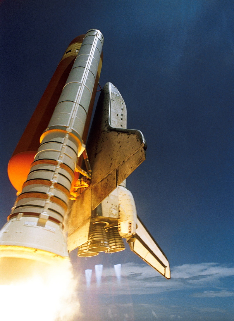 architecture, outdoors, building exterior, day, vehicle, blast, tall - high, tower, history, spaceship, rocket, space travel, travel, space shuttle, launch