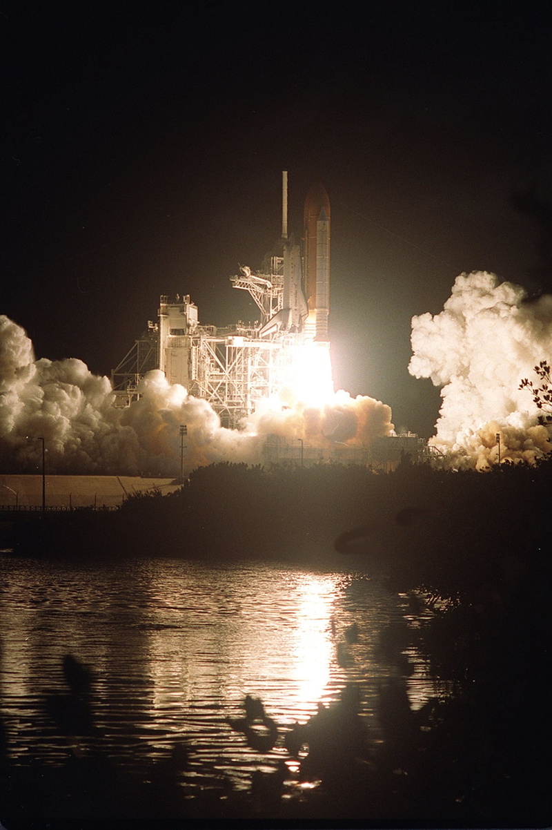 launch, blast off, astronauts, water, building exterior, outdoors, spacecraft, nasa, reflection, rocket, orbit, power, architecture, fuel and power generation