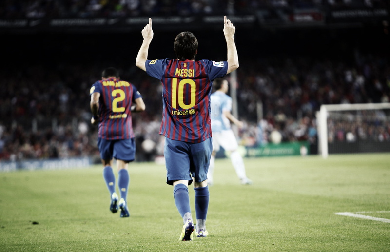 sports Venue, teamwork, Lionel Messi, grass, team, human arm, crowd, lionel, Dani Alves, barcelona, excitement, ball, sport, one Person, clothing, success
