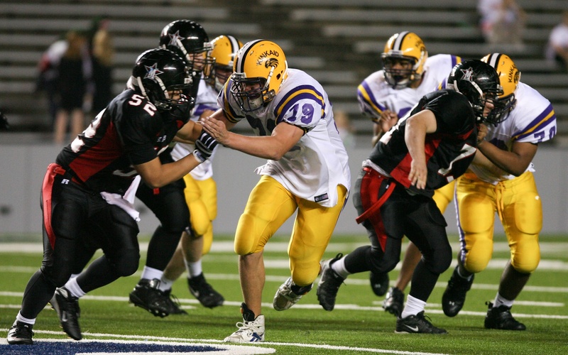 men, athlete, american Football Uniform, offensive tackle, sports Uniform, defending, football Helmet, competition, offense - sporting position, clothing