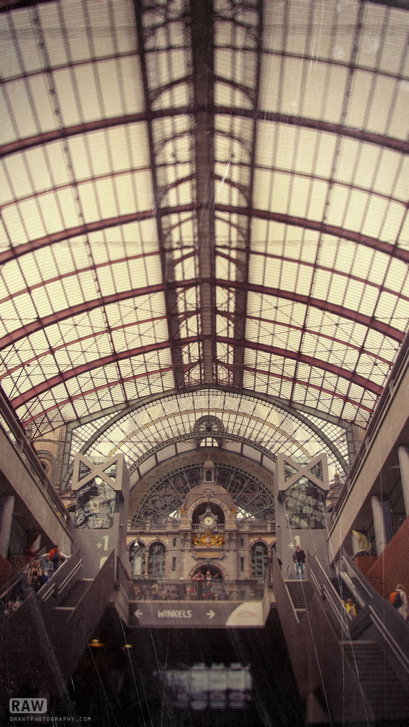 train, gray, day, mode of transportation, top, train station, rail transportation, architecture, shopping mall, glass - material, travel, ceiling, arch
