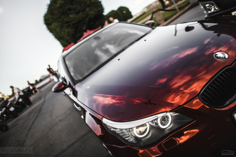 the hood, red, sports Car, speed, engine, BMW, car, headlight, optics, editorial, wheel, nature, car Show, chrome, stationary, E60, shiny, auto, incidental people