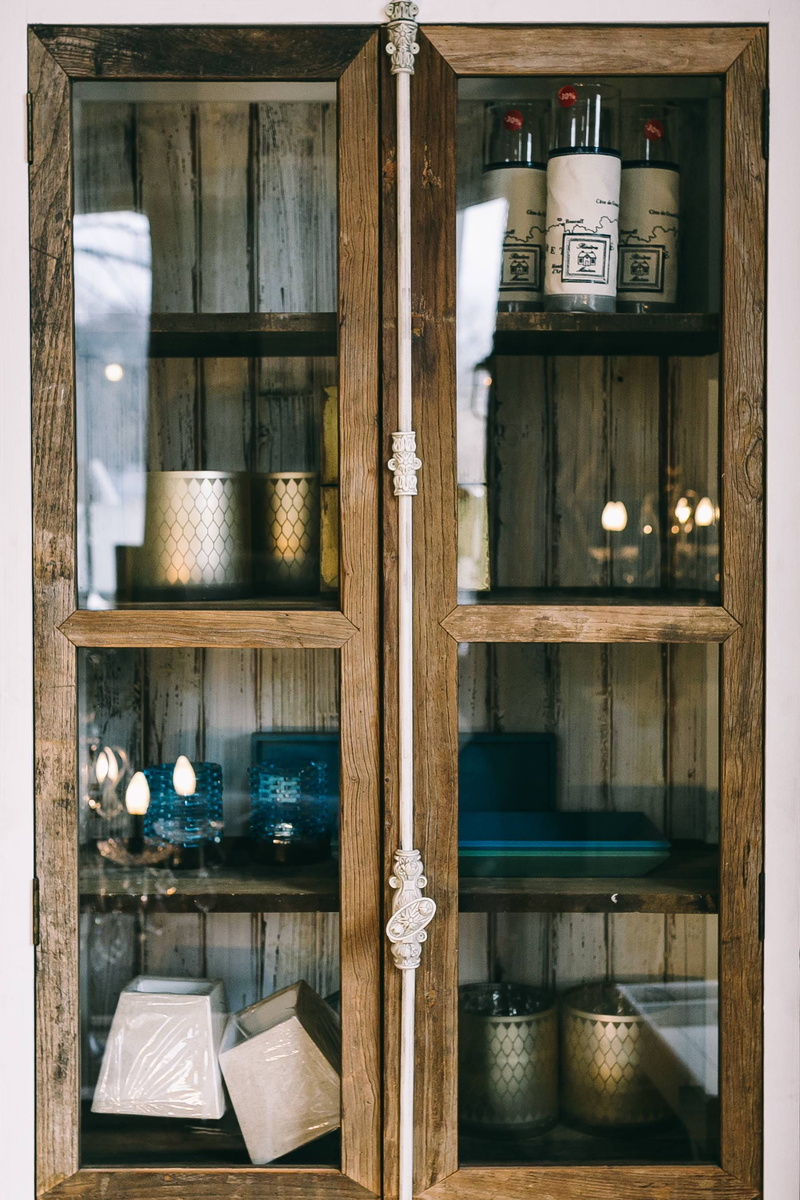 wood - Material, room, indoors, retail, old-fashioned, vintage, container, transparent, Beautiful, interior, elegant, rustic, text, store, living room