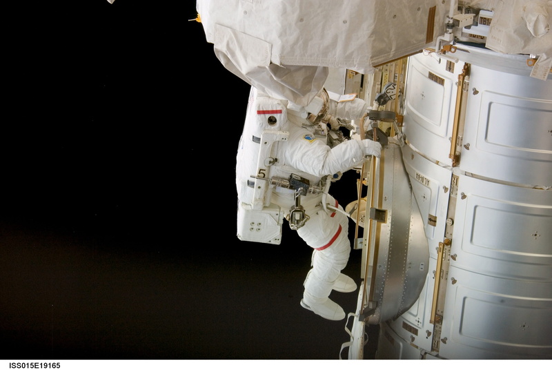 spacewalk, 2K, pack, nature, space exploration, copy space, space, technology, suit, pipe - tube, international space station, exploration, job, security