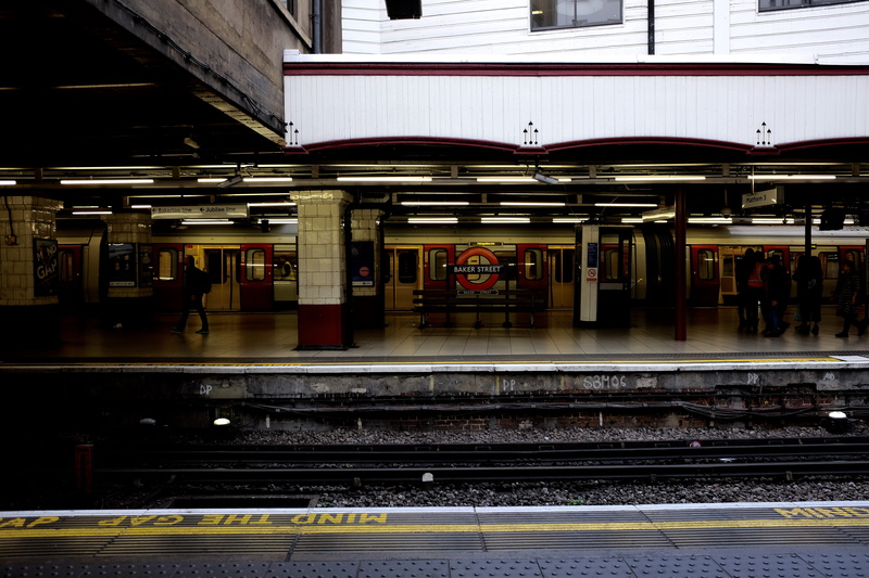 mode of transportation, london underground, train, terminal, day, transportation, rail transportation, united kingdom, train - vehicle, incidental people