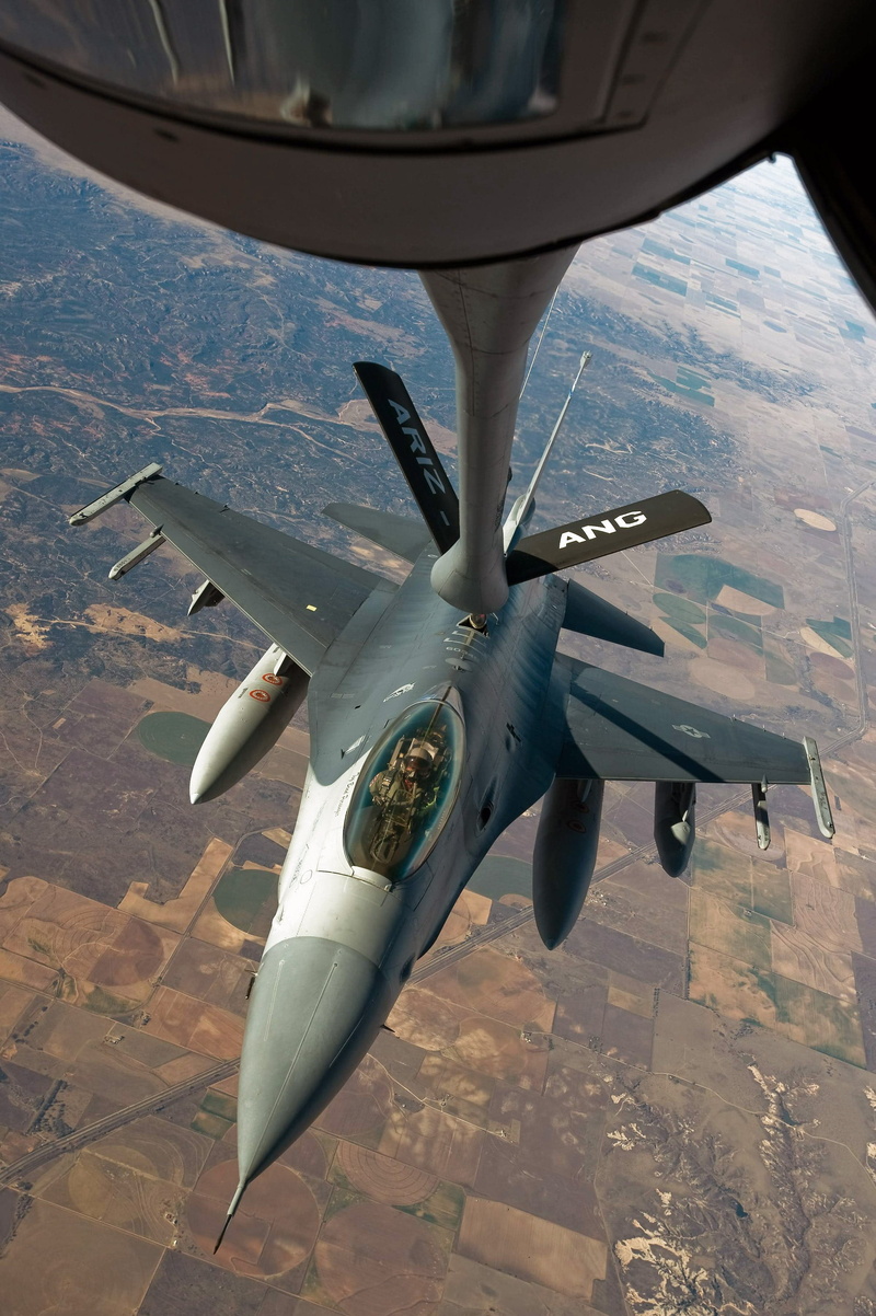 mid-air, air vehicle, 2K, aerospace industry, fighter aircraft, flying, nature, airplane, refuel, petrol stations, on the move, Fuel, aircraft, f 16 falcon