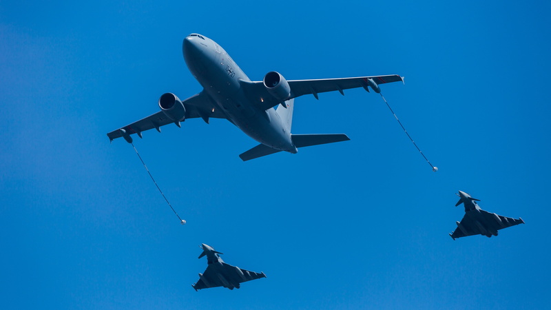 aircraft, government, aerospace industry, payerne, clear sky, air force, vapor trail, outdoors, army, aerial refueling, fighter plane, motion, nature, low angle view