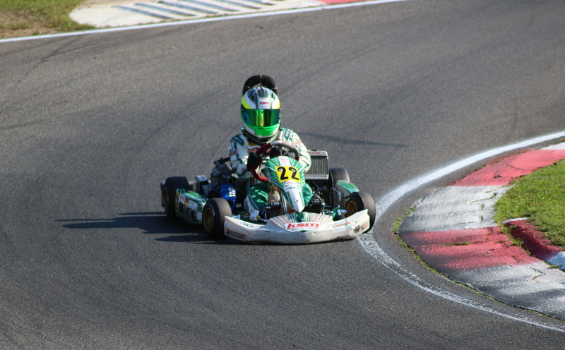 sitting, day, speed, motorsport, kart, crash helmet, motor racing track, helmet, go kart, sports race, riding, racing, outdoors, go, one person, driving