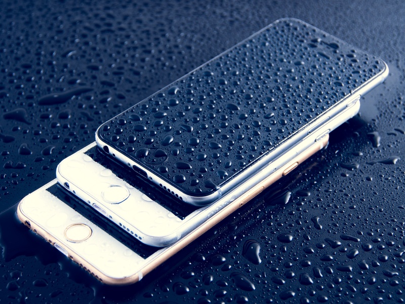 white, dew, cool, liquid, day, iphone, 4K, blue, color, drop, screen, technology, drops, wireless technology, glass, business, condensation, aqua, 6s