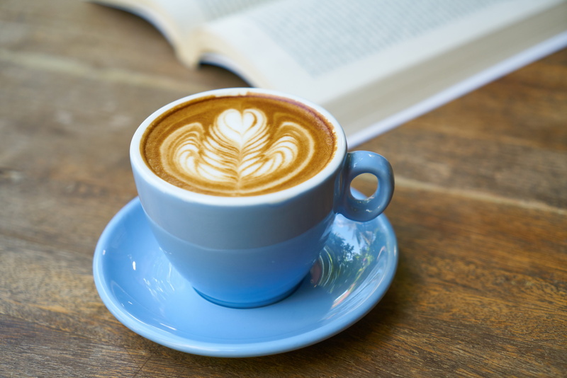 5K, work, photo, close-up, backgrounds, take notes, teaspoon, crockery, background, teacup, Book, milk, froth art, ceramic, saucer, Cappuccino, morning