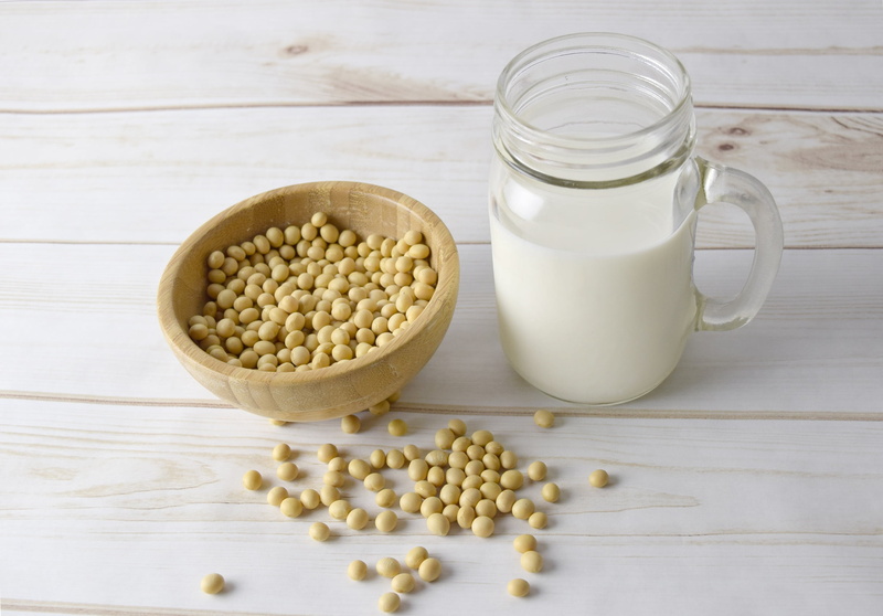 container, 2K, drinking glass, milk, food, studio shot, no people, beside, vegetarian food, glass, bean, wellbeing, brown, mug, beverage, still life, jar