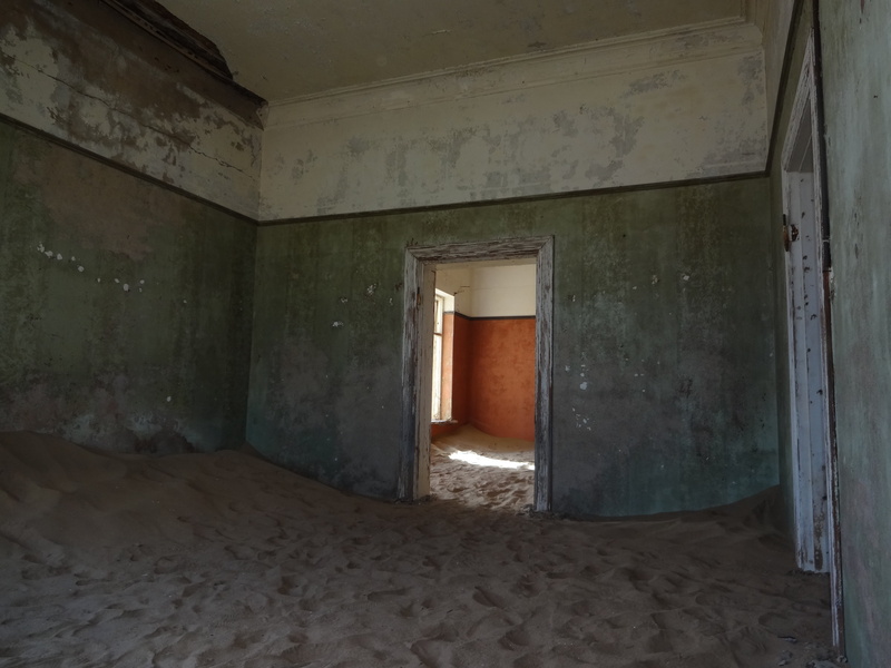ruin, decline, weathered, desolate, old, damaged, entrance, house, historic, door, run-down, ghost town, building, desert, 2K, empty, deserted, absence