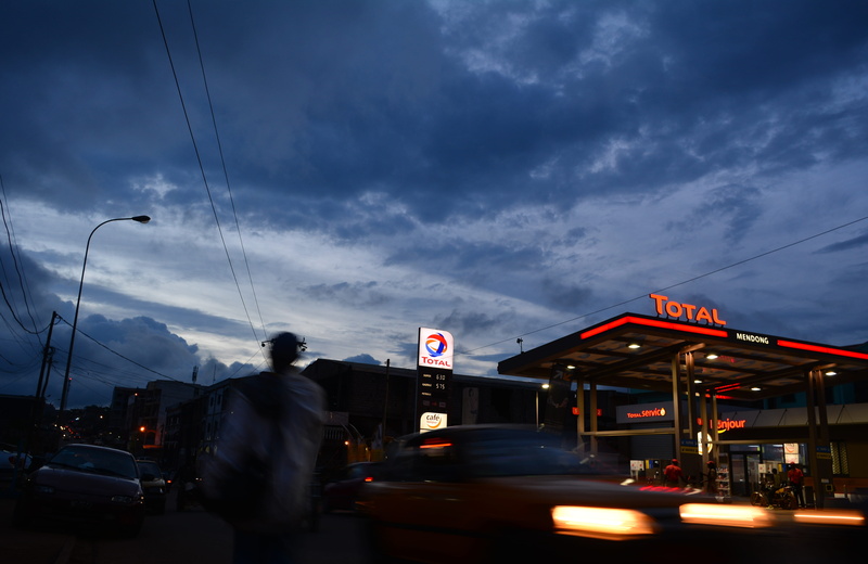 cloud - sky, illuminated, architecture, mode of transportation, long exposure, transportation, motion, sky, mendong, street, streets, dusk, road, petrol station