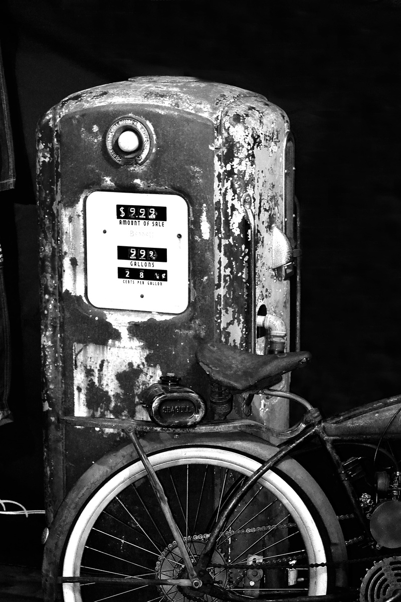 petrol, 4K, the past, history, deterioration, old, communication, retro styled, retro, historically, antique, old gas station, obsolete, metal, land vehicle