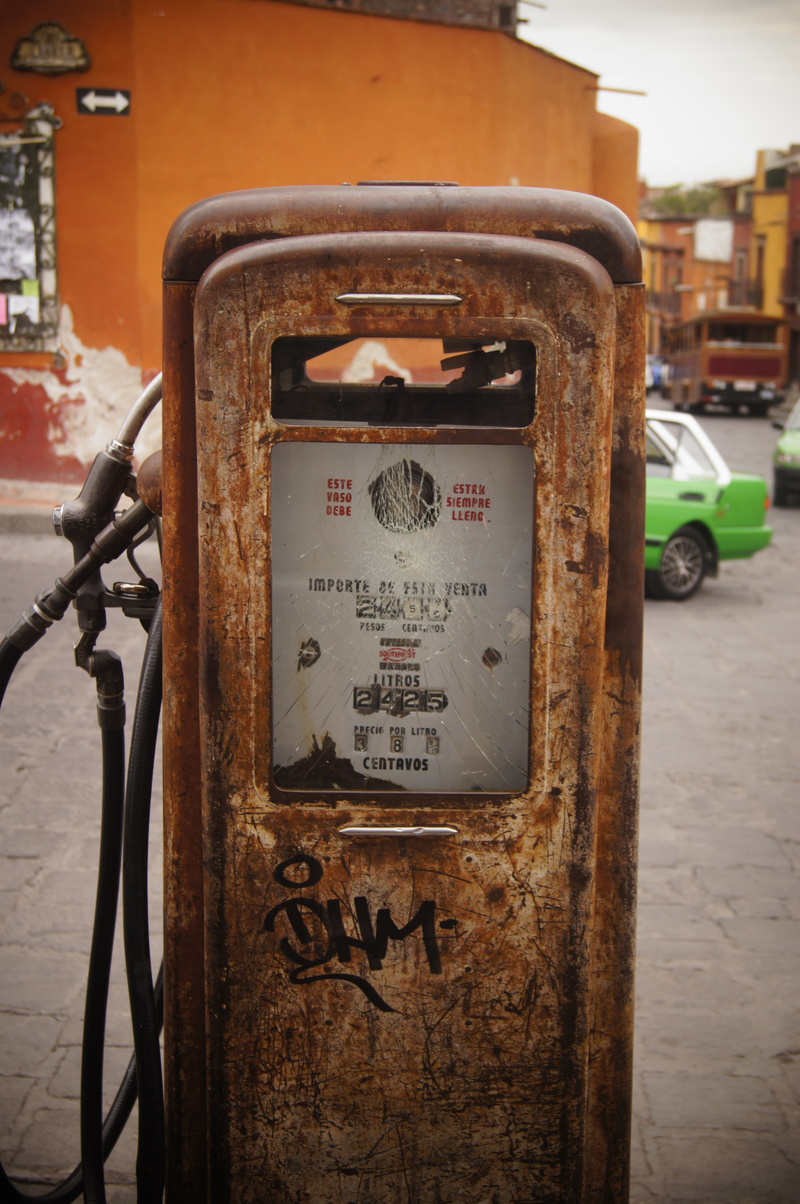 push button, close-up, old, communication, station, meter - instrument of measurement, guanajuato, gas, text, day, petrol station, western script, building exterior