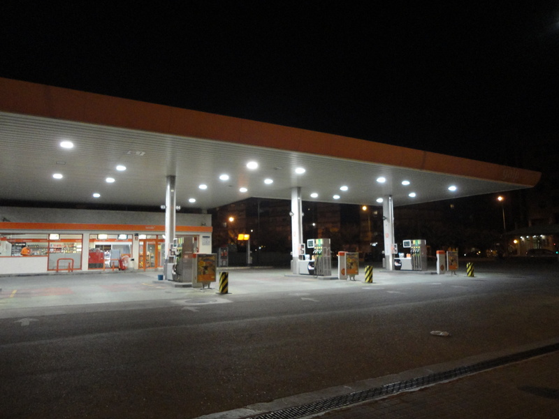 fuel and power generation, mode of transportation, no people, business, night, transportation, gasilinera, gasoline, fuel pump, illuminated, architecture