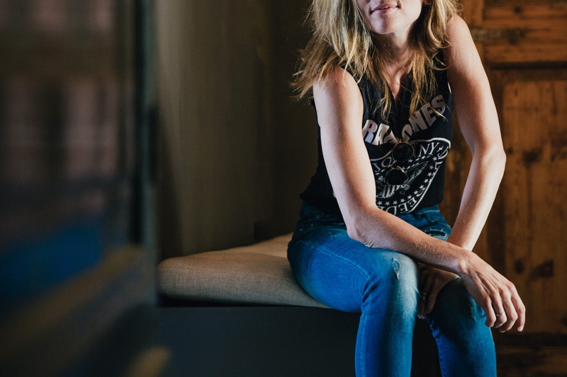 adult, denim jeans, Sunglasses, model, legs, blond hair, Wall, casual clothing, three quarter length, hands, day, one person, women, punk, front view, youth