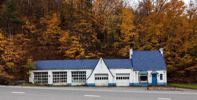 1080P, building, landmark, tree, gas station, no people, panorama, historical, trees, historic, house, nature, vintage, road, pure oil, day, residential district