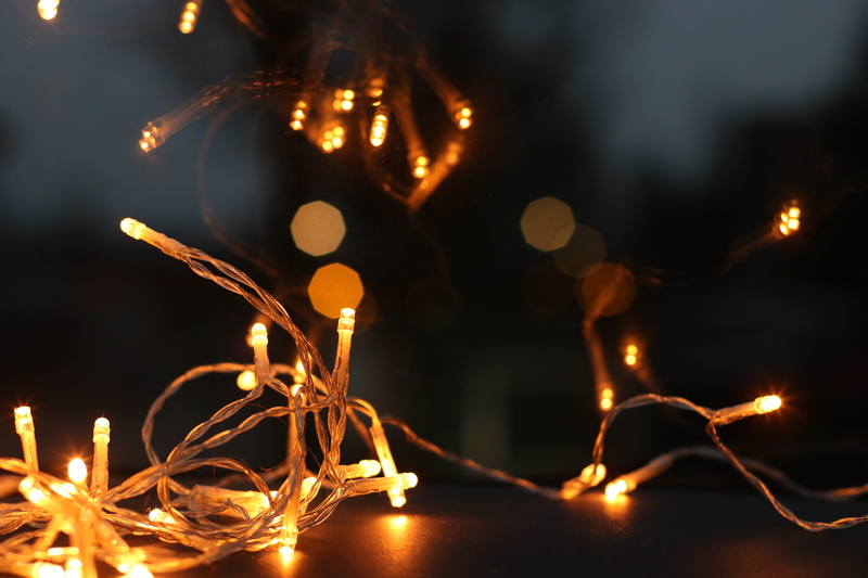 mirror image, shallow, christmas decor, event, light - natural phenomenon, lighting equipment, gold, night, back light, mirror, christmas lights, photo