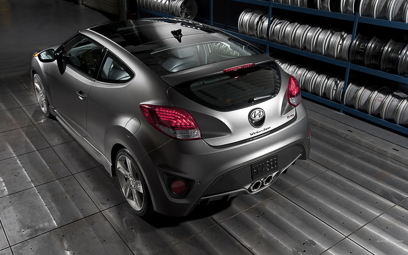 silver cars, black, car, gray, wealth, luxury, sedan, no people, motor vehicle, architecture, sports car, Veloster, day, modern, silver colored, transportation