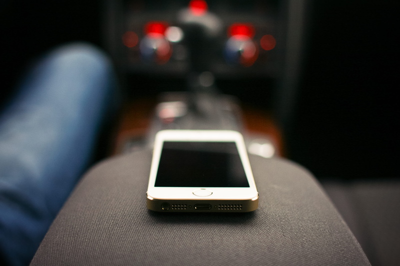 mobile Phone, portable information device, bokeh, communication, smart phone, iPhone 5S, phone, technology, mobile, equipment, connection, internet, gold