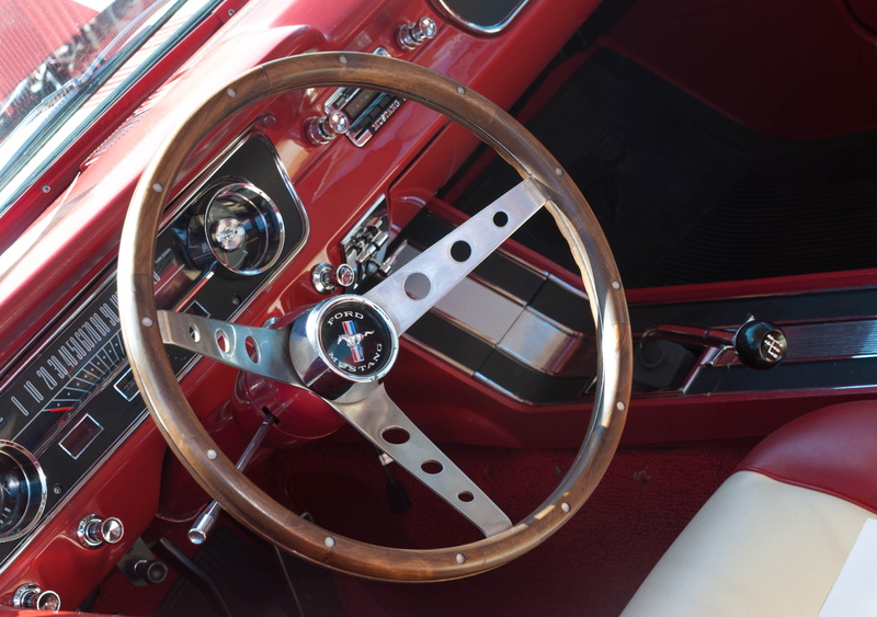 indoors, steering wheel, industry, gear, no people, Mustang, car, red, classic, day, wheel, close-up, vehicle interior, ford, land vehicle, mode of transportation